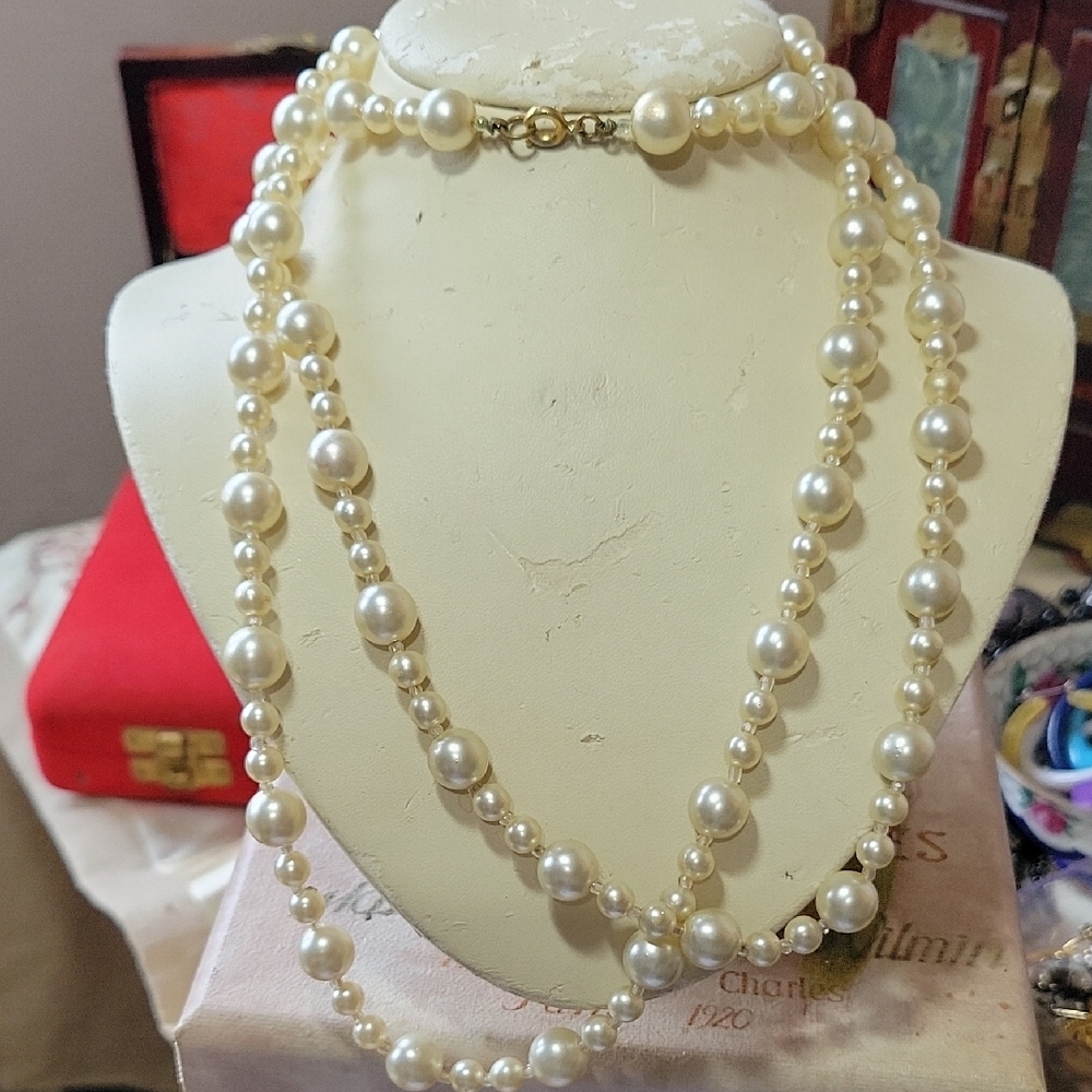 Vintage 52 inch  Pearl Necklace Tested gold clasp